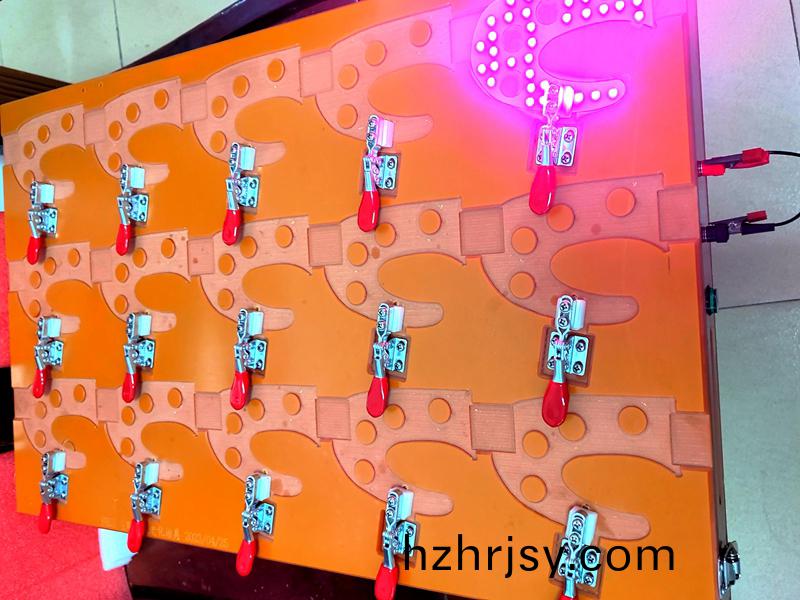 得(de)人(ren)精工(gong)老(lao)化(hua)治(zhi)具，LED老(lao)化治(zhi)具，電(dian)池(chi)老化治(zhi)具